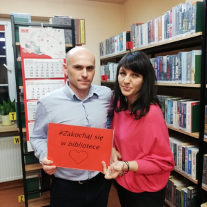 Uczestnicy akcji "zakochaj sie w bibliotece" - Urszula i Piotr Borowscy